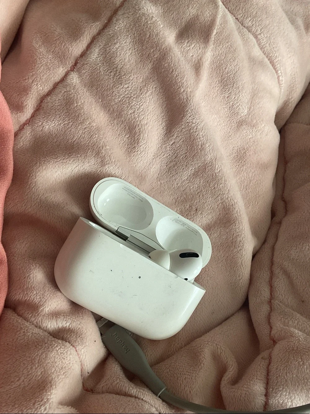 Apple airpods pro